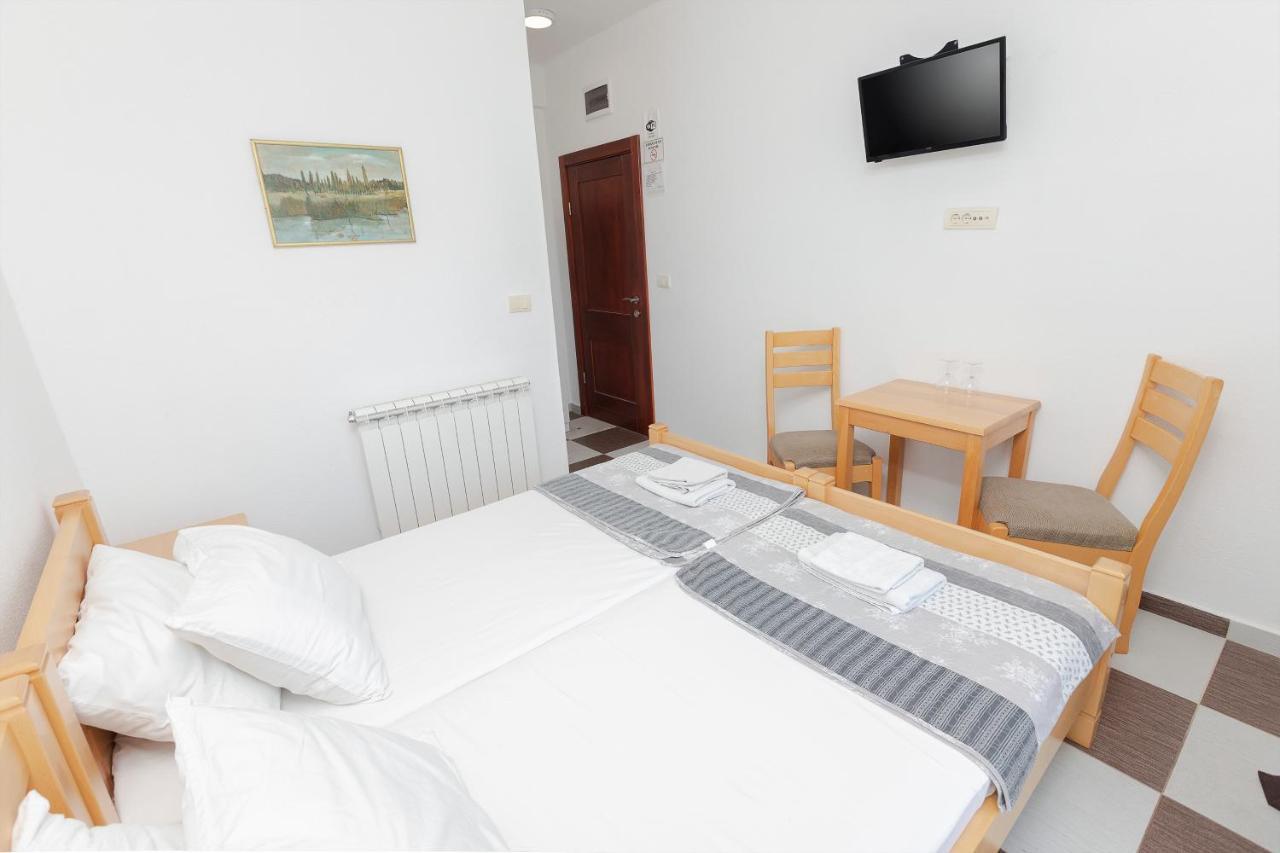 Guest House Vila Vedesa Kotor Dış mekan fotoğraf